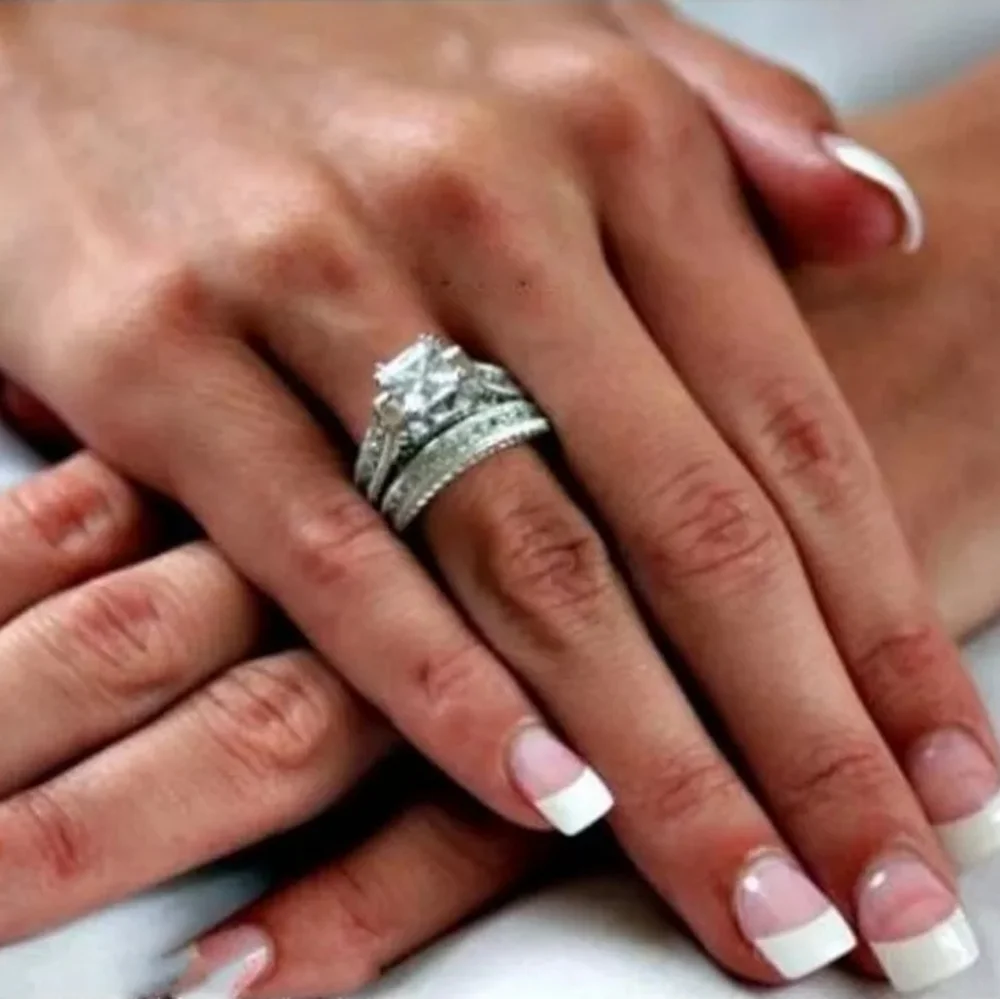 Gorgeous Designer Jewelry Set - Picture 5 of 5